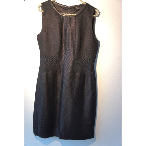 Elie Tahari Dresses & Skirts - Elie Tahari Shimmering Denim Like Sheath Dress